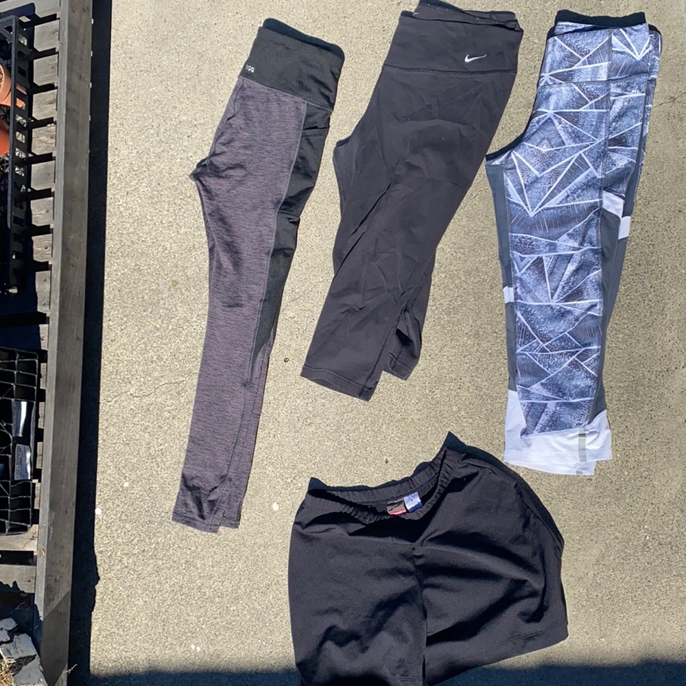 Lot of 4 active bottoms